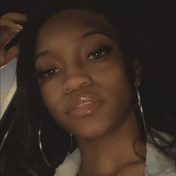 Meet your Posher, Ryane - Picture 1 of 1